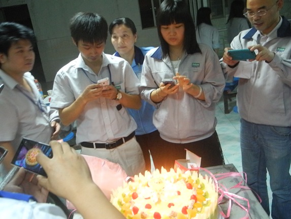 10、11月員工集體生日會(huì)報(bào)道