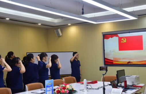 憶初心，守黨紀(jì)，趕考路上勇毅行